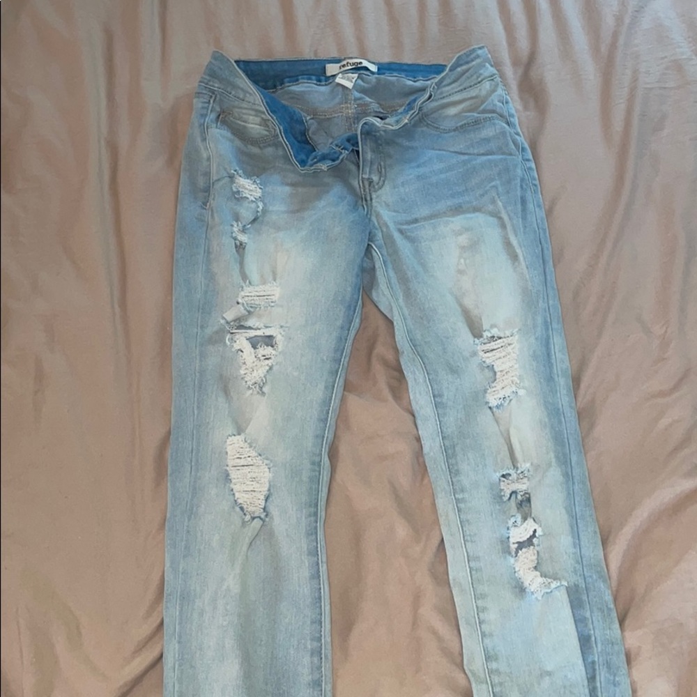Light Wash Ripped Skinny Jeans